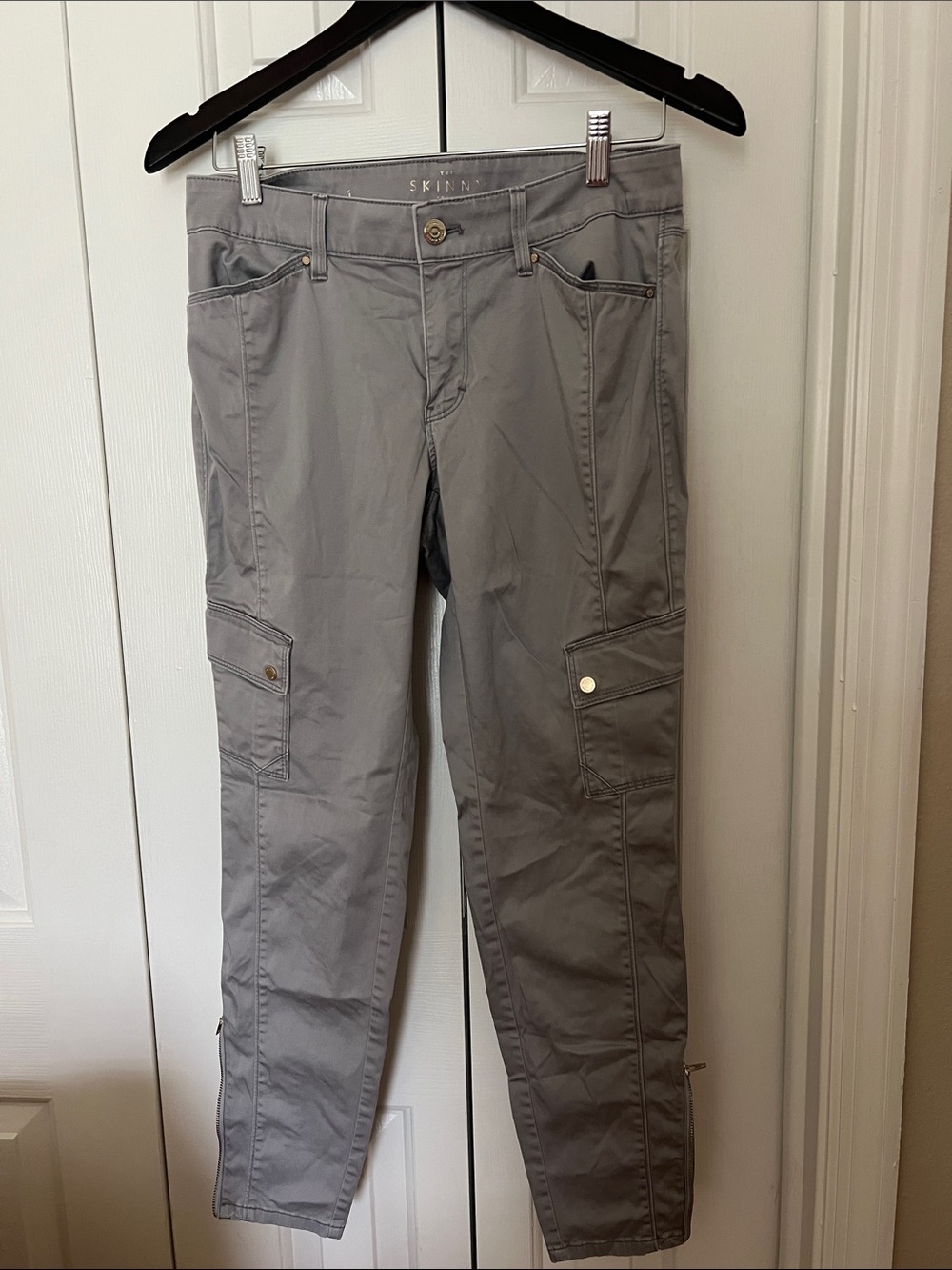 White House Black Market Gray Skinny Cargo Jeans